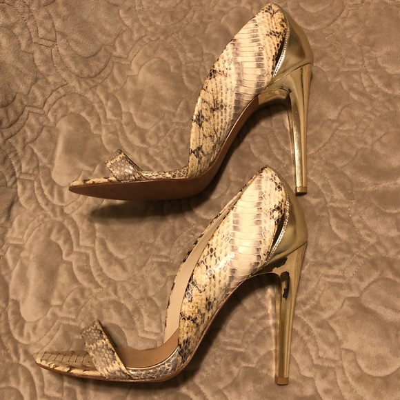 Badgley Mischka Snake/Gold Heels - Picture 6 of 8